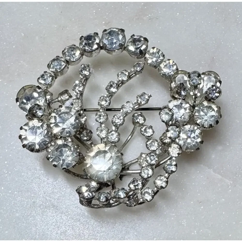 Vintage Austria Silver Tone Dimensional Rhinestone Brooch Estate Jewelry - Picture 2 of 7